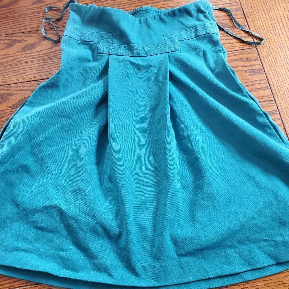 Diane von furstenburg green pleated skirt Sz 4